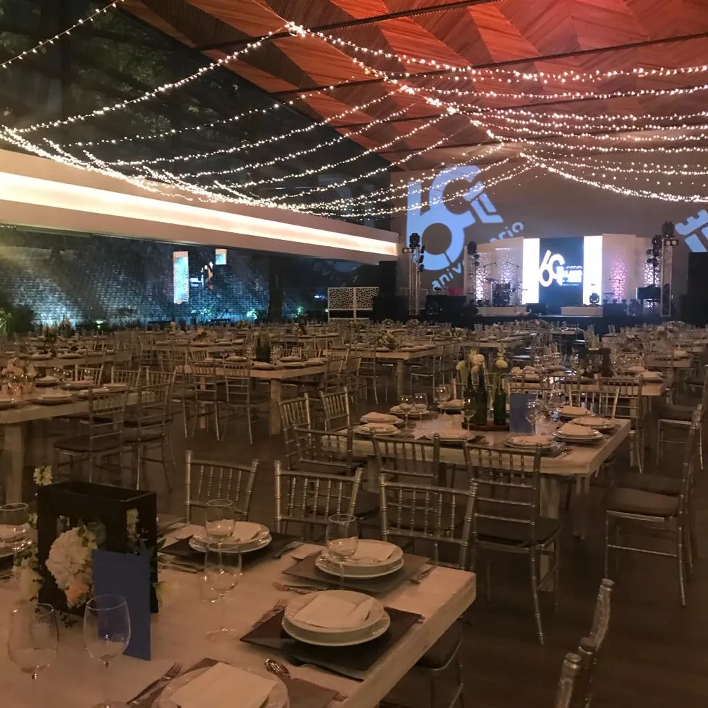 Cena corporativa de fin de año para 600 personas, Llano de la Torre