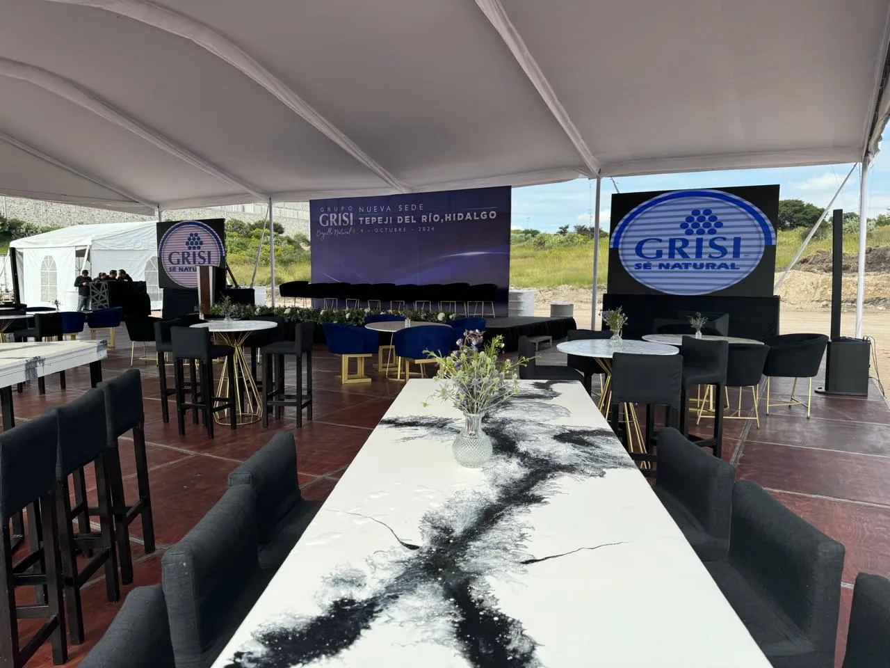 Montaje de catering corporativo para Grupo Grisi
